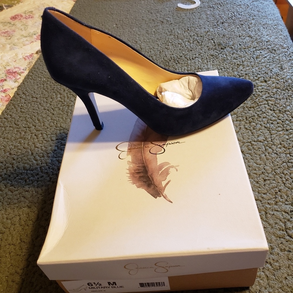 Womens  suede pumps